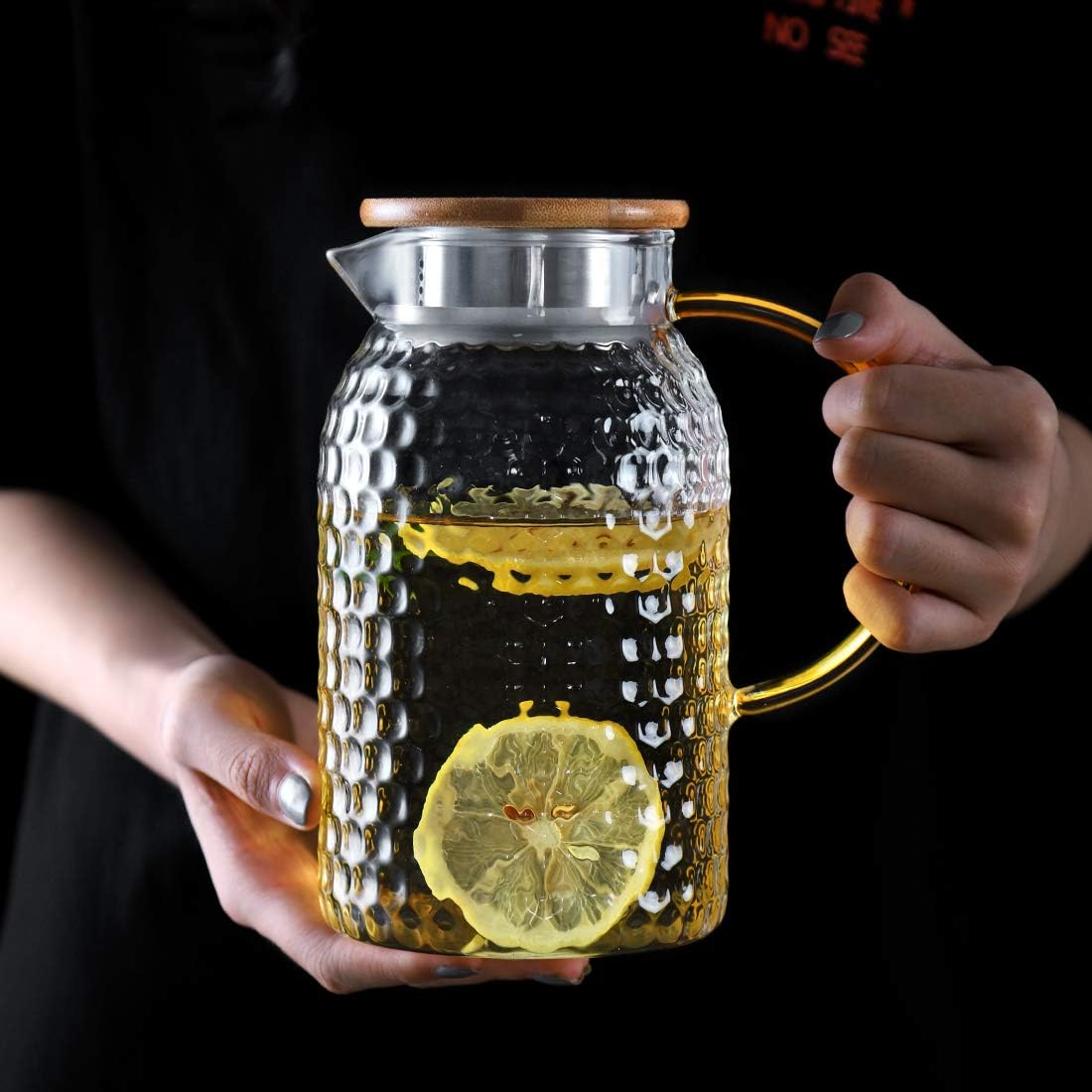 Amazon Co Jp ガラスポット Oneisall 耐熱直火可 ガラスピッチャー 1 5リットル 竹製蓋 麦茶 アイスティー 花茶 1500ml ホーム キッチン