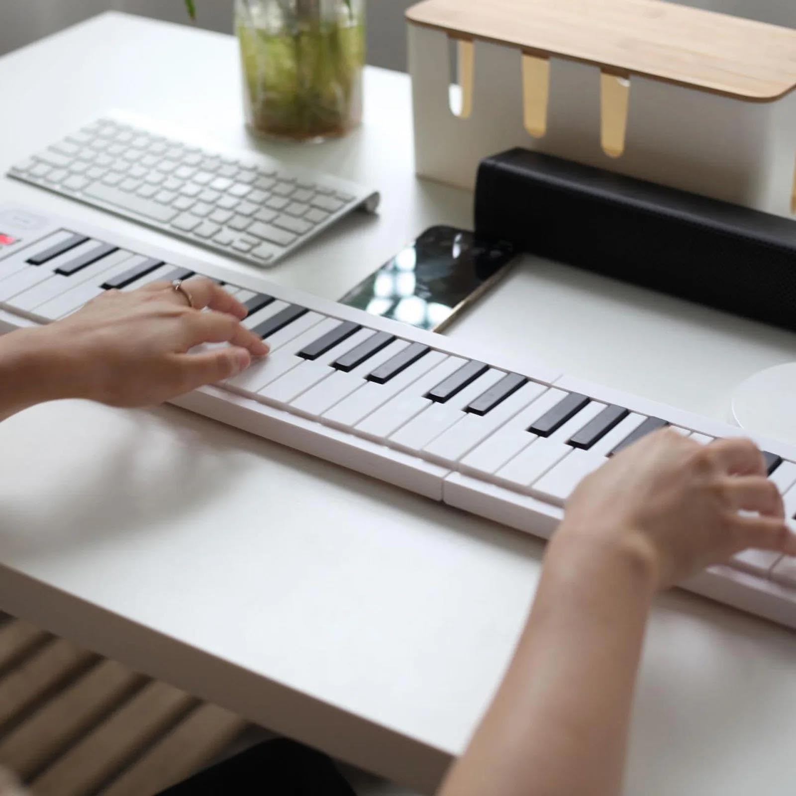 Pianino Elektroniczne 61 Klawiszowe Składane Pianino Elektroniczne Z Wielofunkcyjną Klawiaturą I Wyświetlaczem LED Dla Początkujących Dorosłych