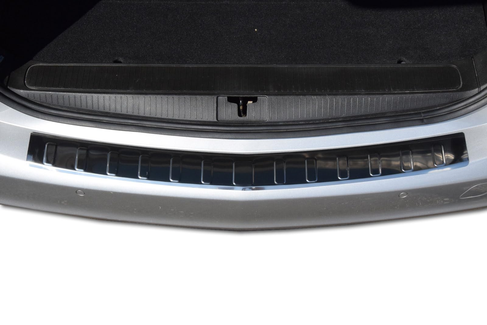 J&J AUTOMOTIVE Protezione Paraurti Posteriore per Opel Zafira C Tourer 2012-2019, su Misura, Salvabordo di Carico Antigraffio, Cromata