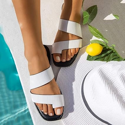 correct toe comfy sandals