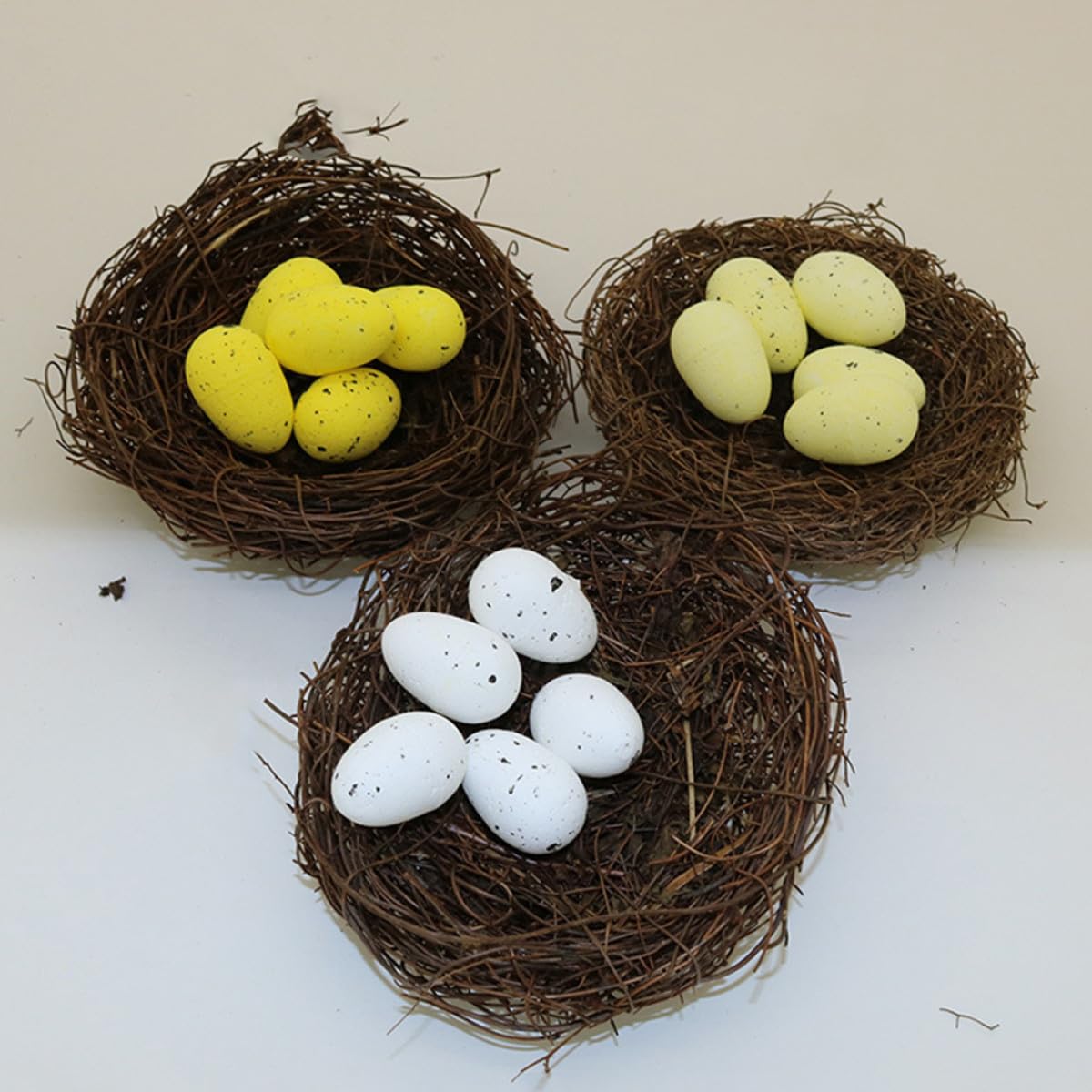 Gatuida Lot de 100 Œufs Factices de Pigeon, Œuf Décoratif en Faux, Surface Lisse, en Plastique, pour Élevage et Décoration de Maison