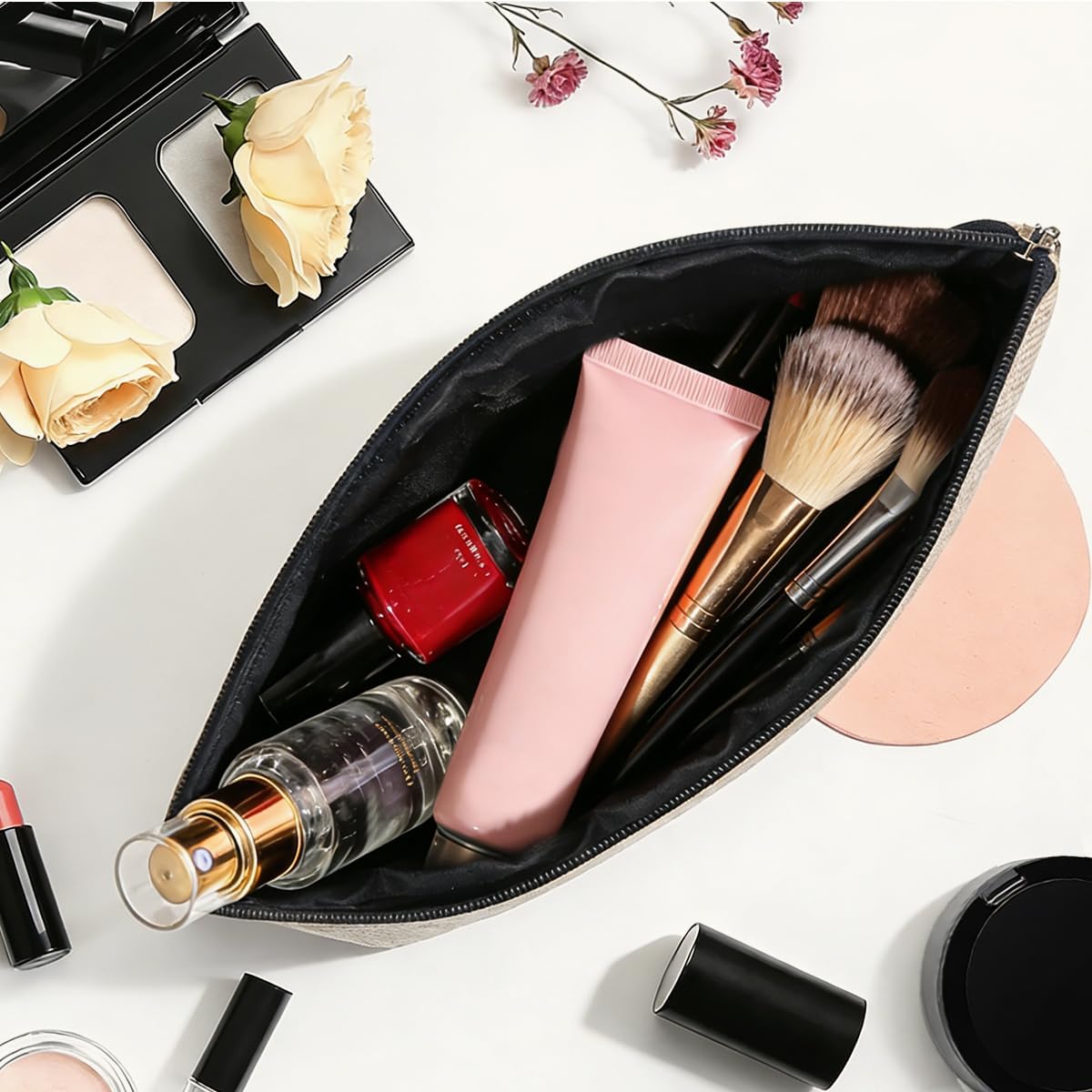 Retro Cassette Makeup Bag for Women, Retro Music Lovers Canvas Cosmetic Makeup Pouches with Zipper Travel Makeup Cosmetic Bags, Vintage Themed Toiletry Organizer Pouch Birthday Gifts - Image 2