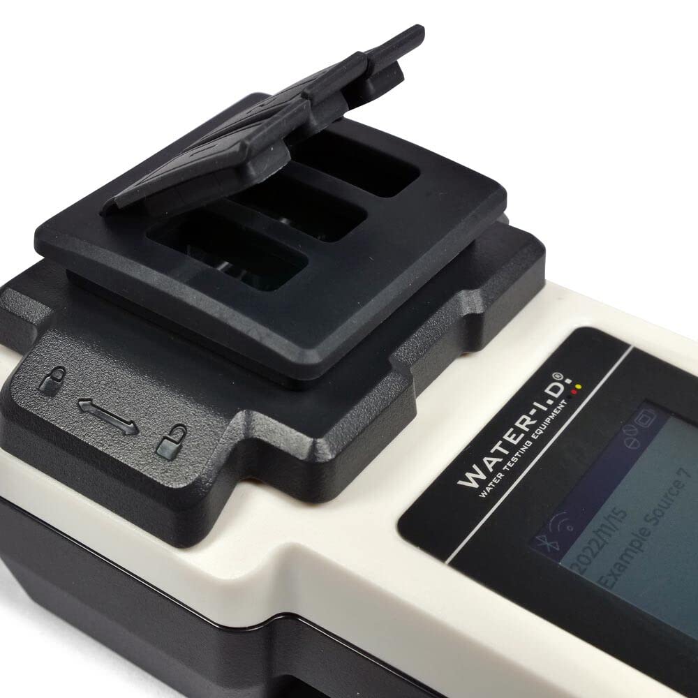 PoolLAB 2.0 Photometer 24 in 1 Pooltester - 3 Messungen gleichzeitig - Wasseranalysegerät - Pool Whirlpool - IP68 - Bluetooth - inkl. 70 Testtabletten