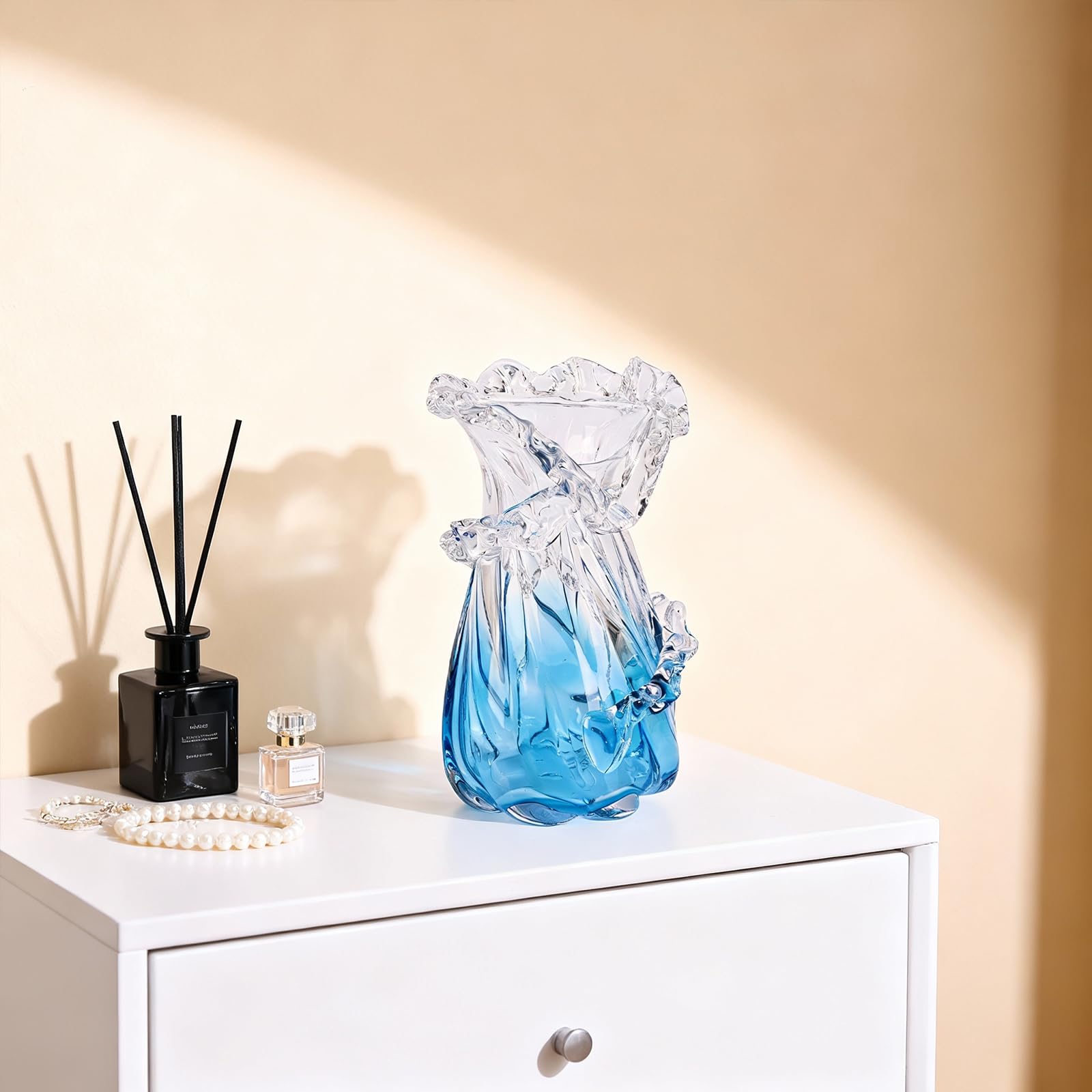 Vase en verre soufflé bleu, unique pièce artistique en verre ondulée océan pour décoration de maison côtière, table basse, table de console de salon, manteau de cheminée (Petit)