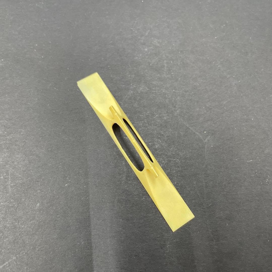 Amazon.co.jp: 76天然素材 三味線駒 撥型 樹脂製 ケース付き : 楽器