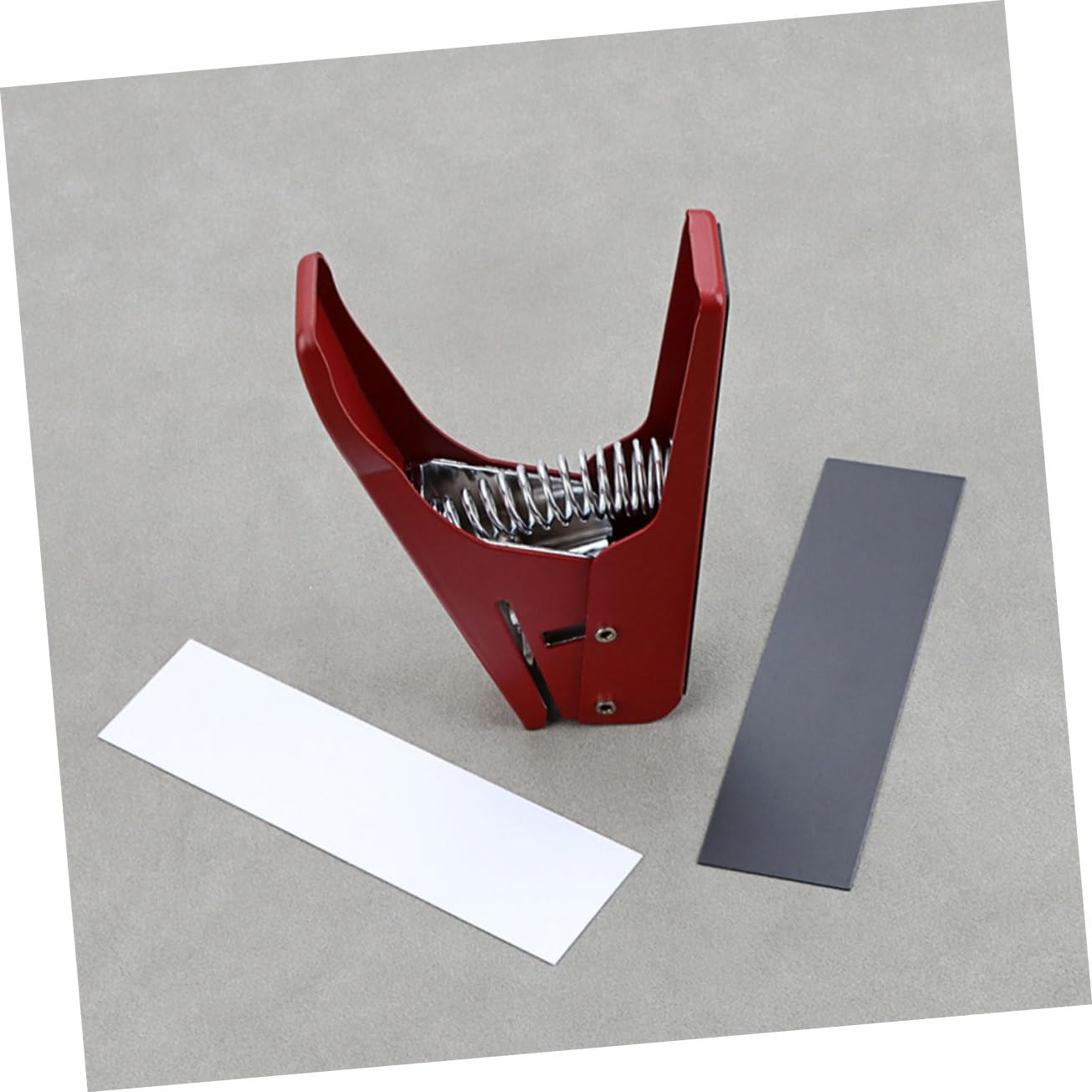 Perforatrice per Plettri in Metallo Strumento di Personalizzazione per Basso Gadget per Chitarra Kit Fai da Te Attrezzo Resistente e Preciso per Creare Plettri