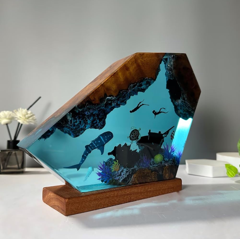Resin Ocean lamp, epoxy Resin Bedside lamp, Ocean lamp, Ocean Themed Perspective Painting, Diver Night Light, Men's Office Decoration, Bedroom Decoration (8 * 5in)