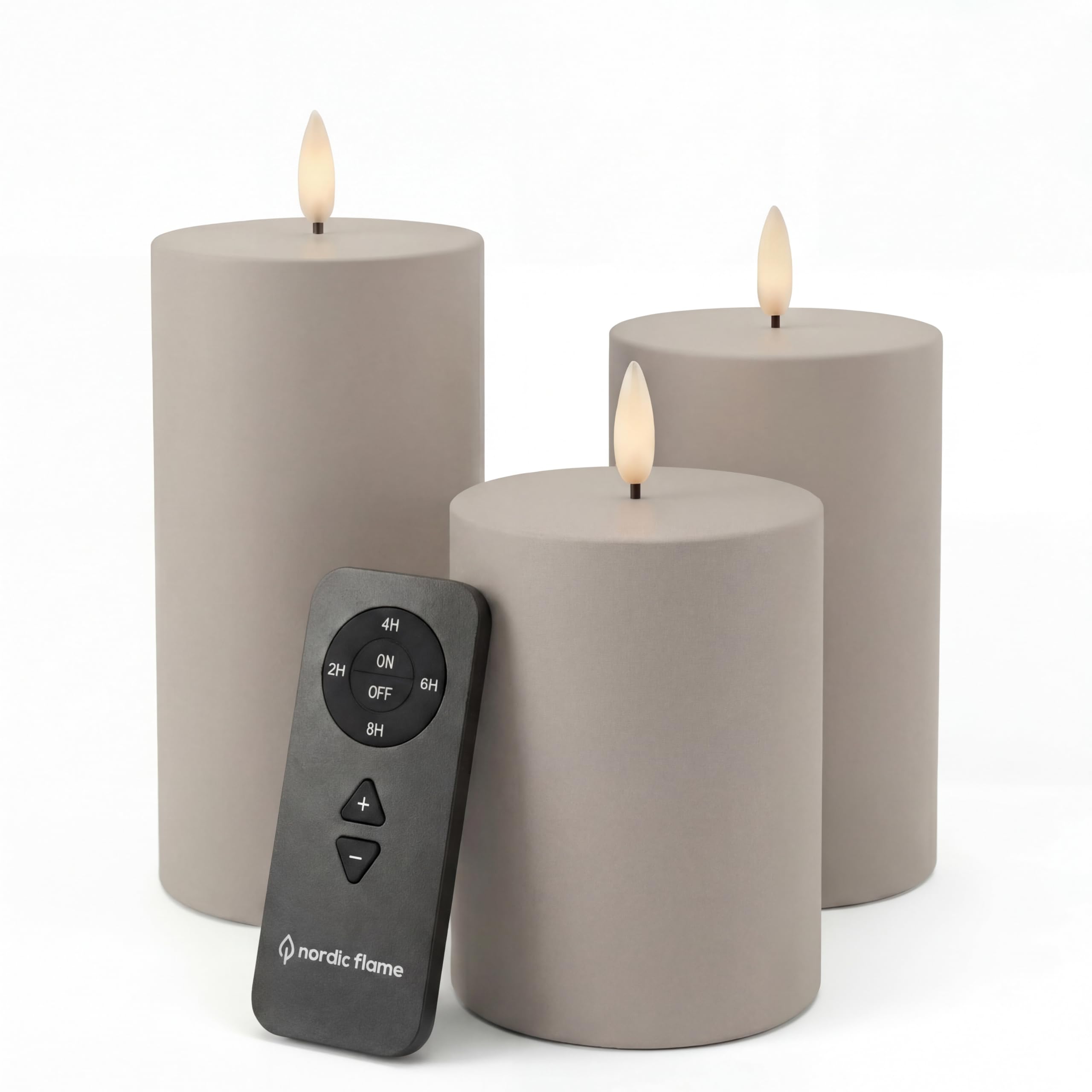 Nordic Flame LED Kerzen Set 3er-Set mit Fernbedienung – Wetterfeste LED Stumpenkerzen für Außenbereich – Timer 2/4/6/8 Std – Sandfarben