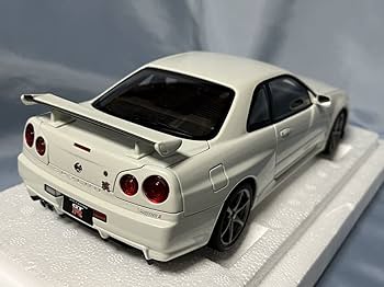Amazon | オートアート製 スカイラインGT-R (R34) VスペックⅡ 白 1/18
