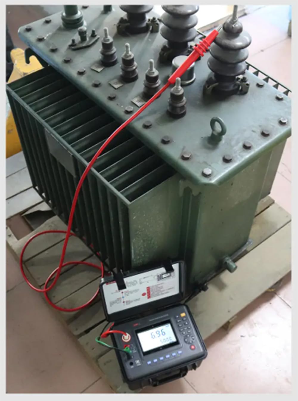 High Voltage Insulation Tester 5kv Insulation Resistance Tester with Rated Voltage 100V 250V 500V 1000V 2500V 5000V Range 0.01MΩ-10TΩ Resolution 0.01MΩ for Motors Cables Electrical Equipment