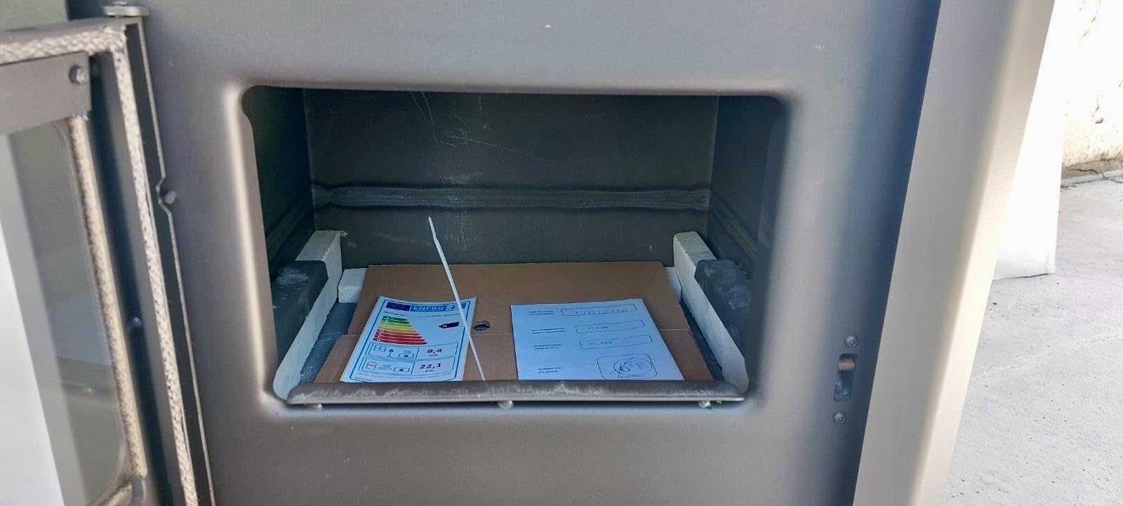 Model WD W29 D 31,5 kW Piec Kominkowy Przewodzący Wodę na Drewno z Torbą na Wodę do Centralnego Ogrzewania, BImSchV Poziom 2, EcoDesign 2022, Klasa Efektywności Energetycznej A