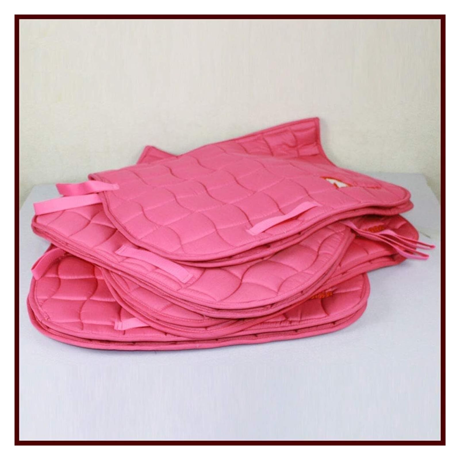 Mantilla amortiguadora ecuestre， Mantilla for silla de montar de caballo Mantilla for silla de montar occidental Mantilla for silla de montar de moda for espectáculos ecuestres Magenta Sports Knight E