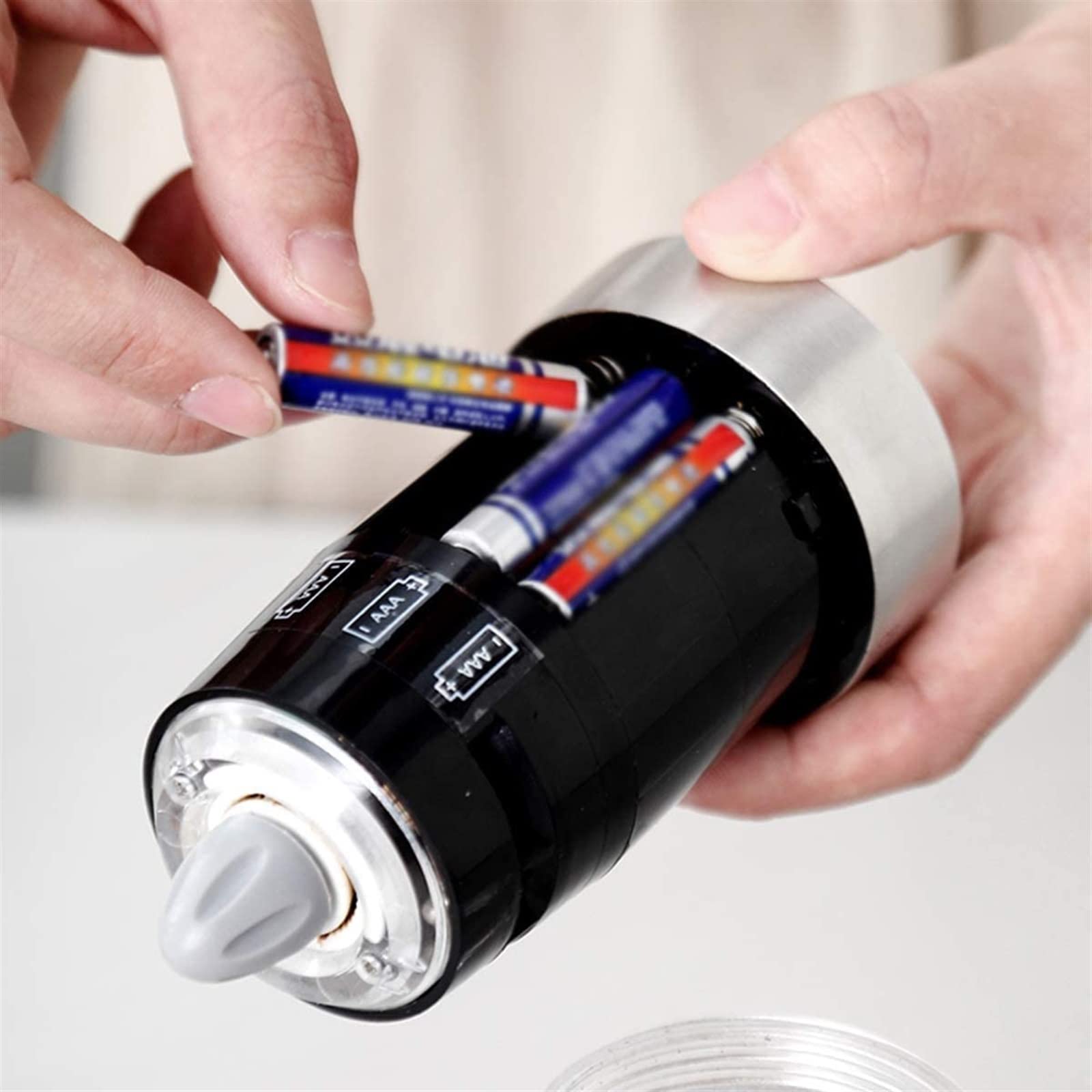 Młynek do soli, młynek do pieprzu, 2 szt. Zestaw elektryczny młynek do pieprzu i soli Shaker, zasilanie bateryjne grawitacyjne, regulowana grubość ceramiki (Color : Silver)