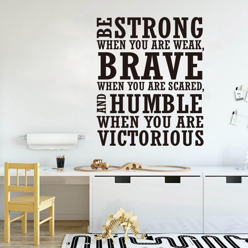 Adhesivo decorativo para pared con cita victoriosa «Be Strong When Weak Brave Humble Victorious», 56 cm x 47 cm
