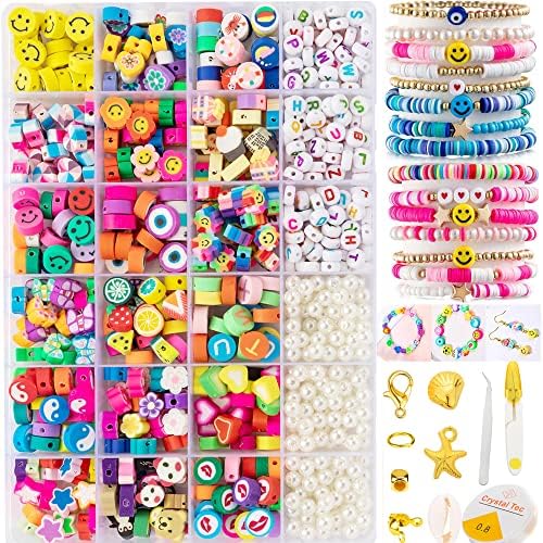 PRETOLE 900 Pcs Clay Beads 18 Styles Fruit Smiley Face Flower Polymer Clay Beads for Bracelet Making Kit with Letter Pearls Bead Charms DIY Clay Beads for Jewellery Making Kids Adult Clay Bead Kit