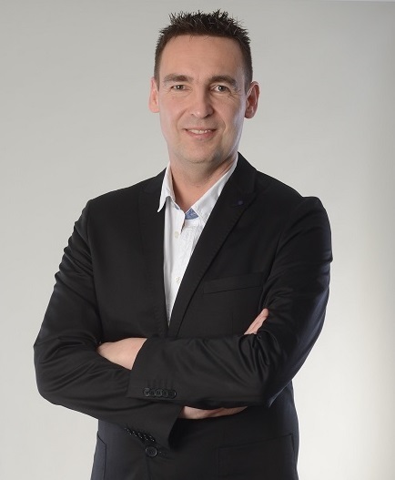 Amazon.in: Rafael Badziag: books, biography, latest update