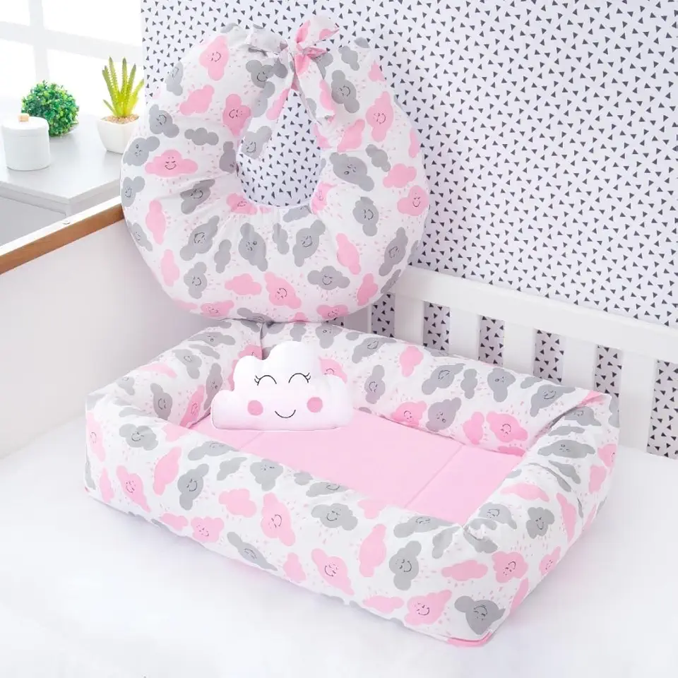 Ninho Redutor de Berço Quadrado com Almofada Nuvem, 70 x 45 cm, Algodão + Almofada para Amamentação, 58 x 55 cm (Nuvem Rosa)