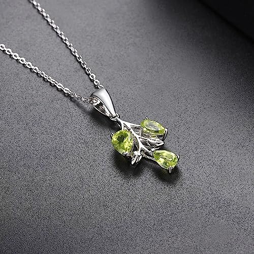 Collier de pierres précieuses naturelles et péridot vert : le bijou idéal des tenues de bureau