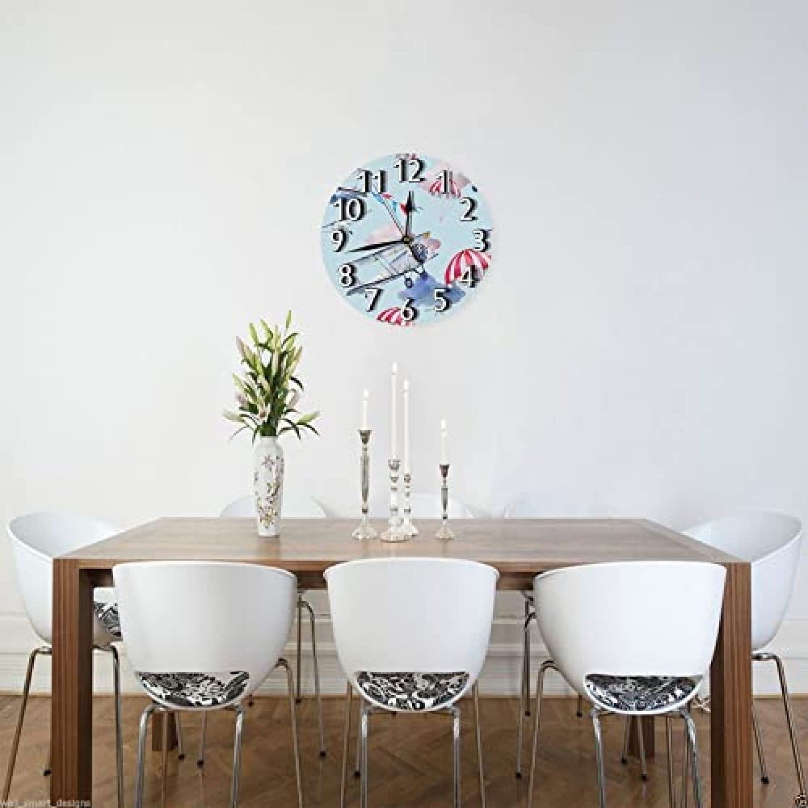 Amazon.co.jp: 漫画飛行機壁掛け時計非カチカチ、航空旗ガーランド雲