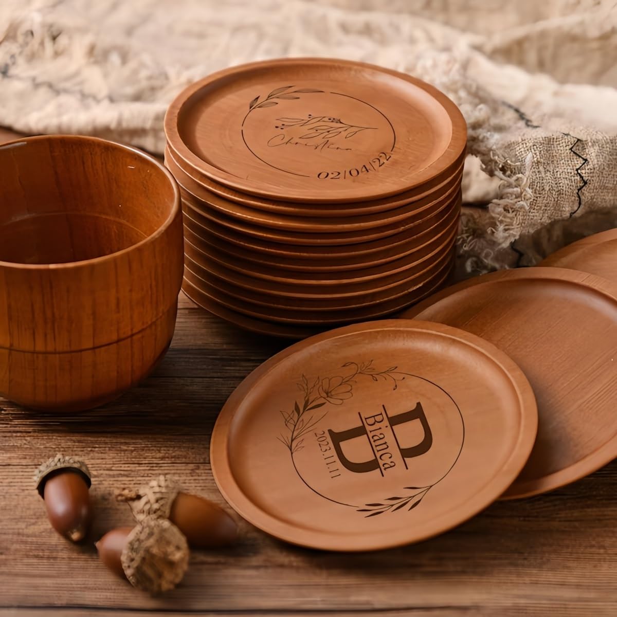 Posavasos De Madera Personalizados con Icono Grabado, Posavasos De Bambú Resistentes A Salpicaduras para Bebidas, Regalo para Aniversarios O Compromisos, Recuerdo De Despedida De Soltera(10pcs)
