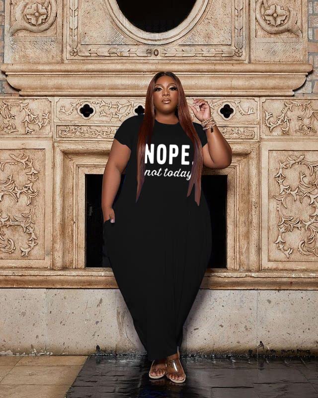 Image of YeGine Oversize Tshirt Dress Plus Size Short Sleeve Maxi Dress with Pockets