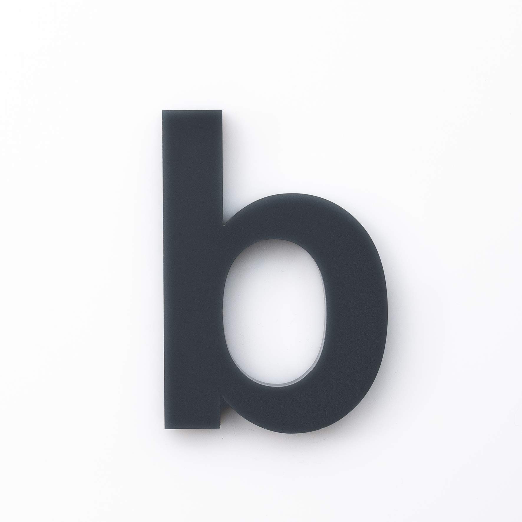 Lettre B-b-25 acrylique anthracite RAL 7016 lisible contre livreurs perdus