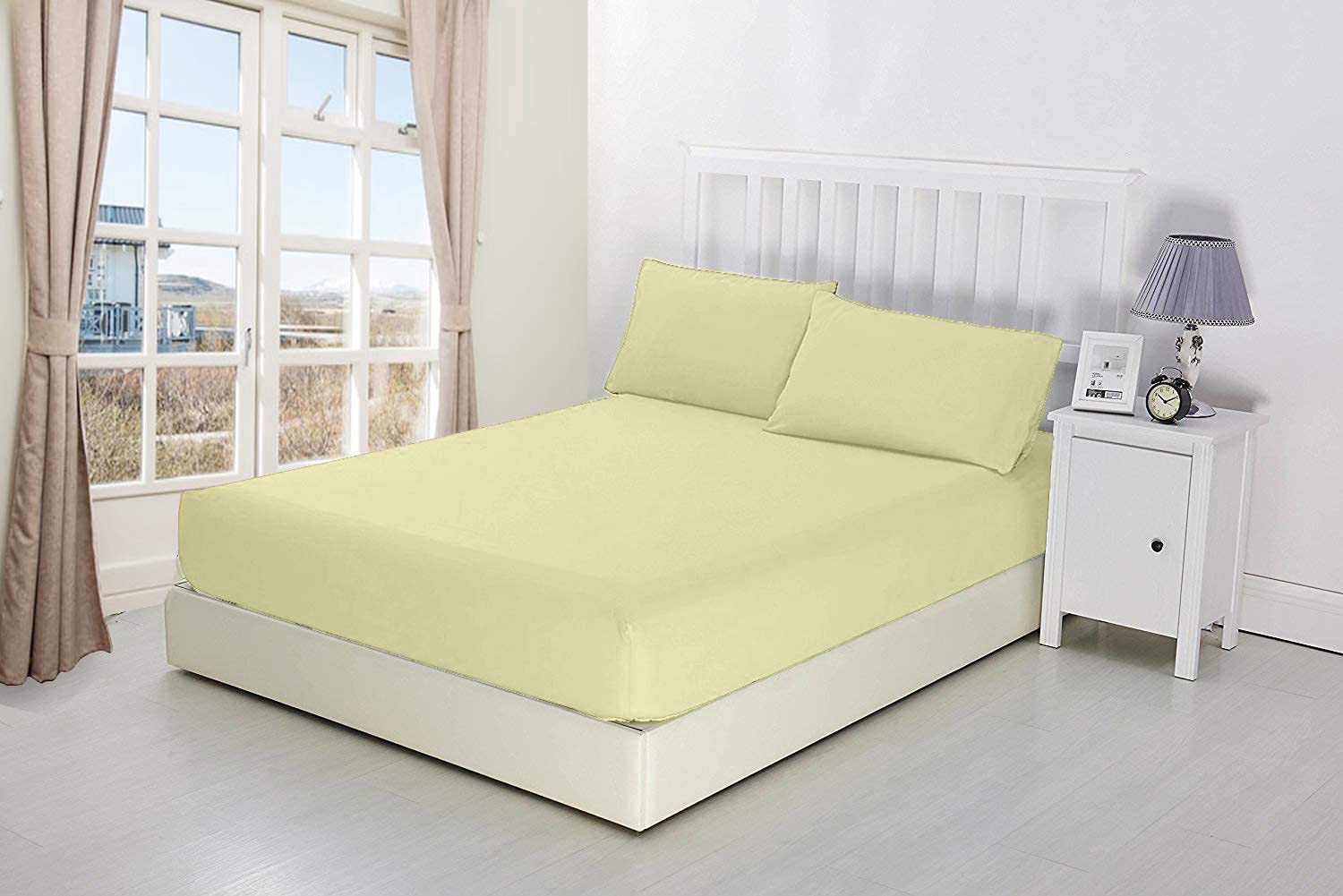 Crown CollectionPremium Quality 600-Thread-Count 100% Egyptian Cotton 1 Piece Fitted Sheet with 12" Deep Pocket Damask Solid