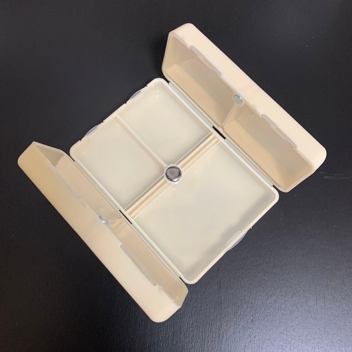 Amazon.co.jp: 海外 オサム グッズ 小物 入れ ピルケース お薬入れ  