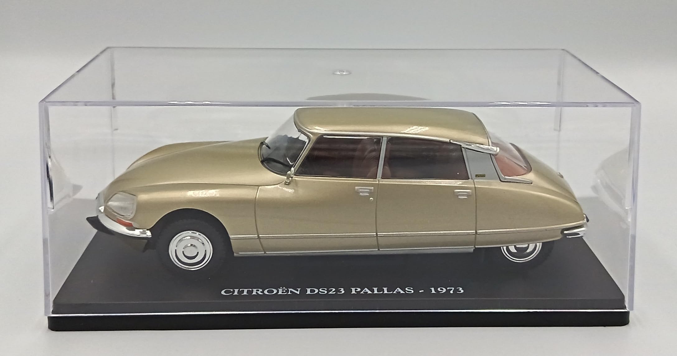 OPO 10 Voiture Miniature de Collection 1/24 Compatible avec CITROËN DS23 Pallas (1973) - VC059