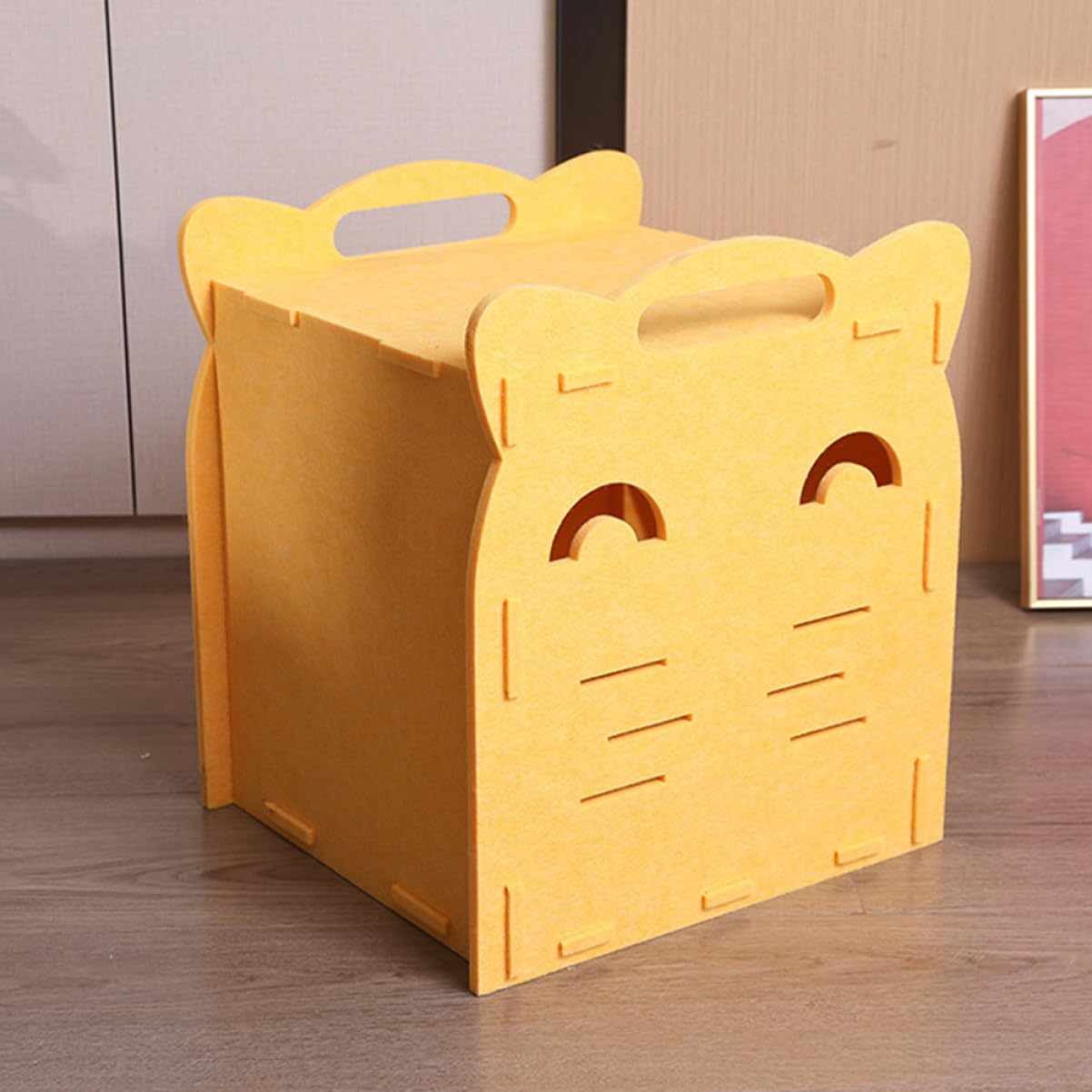 UPKOCH Lit pour Chat Feutre avec Griffoir Détachable Maison pour Chat et Petits Chiens Couchage Pratique et Sécurisé Design Innovant et Attrayant pour Jeu