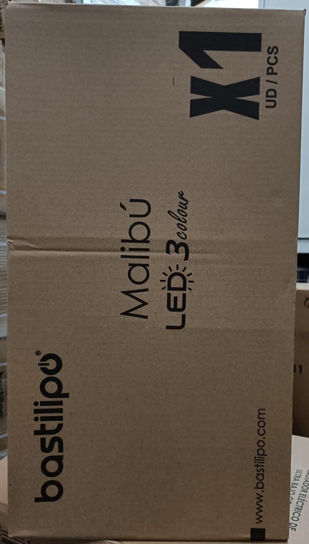 Bastilipo - Malibú NIQUEL 3 LED - Ventilador de techo con mando a distancia y luz LED - 5 Palas reversibles - 132 cm - Color Nogal + Haya