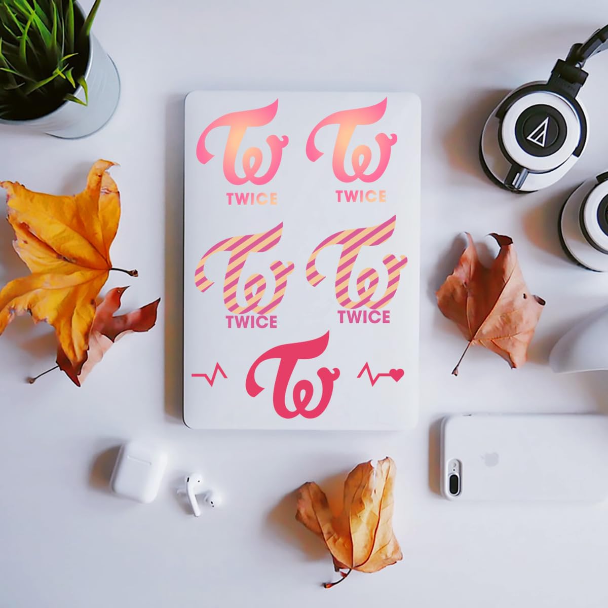 Amazon.co.jp: クリスタルステッカー Twice トゥワイス (1) スーツ