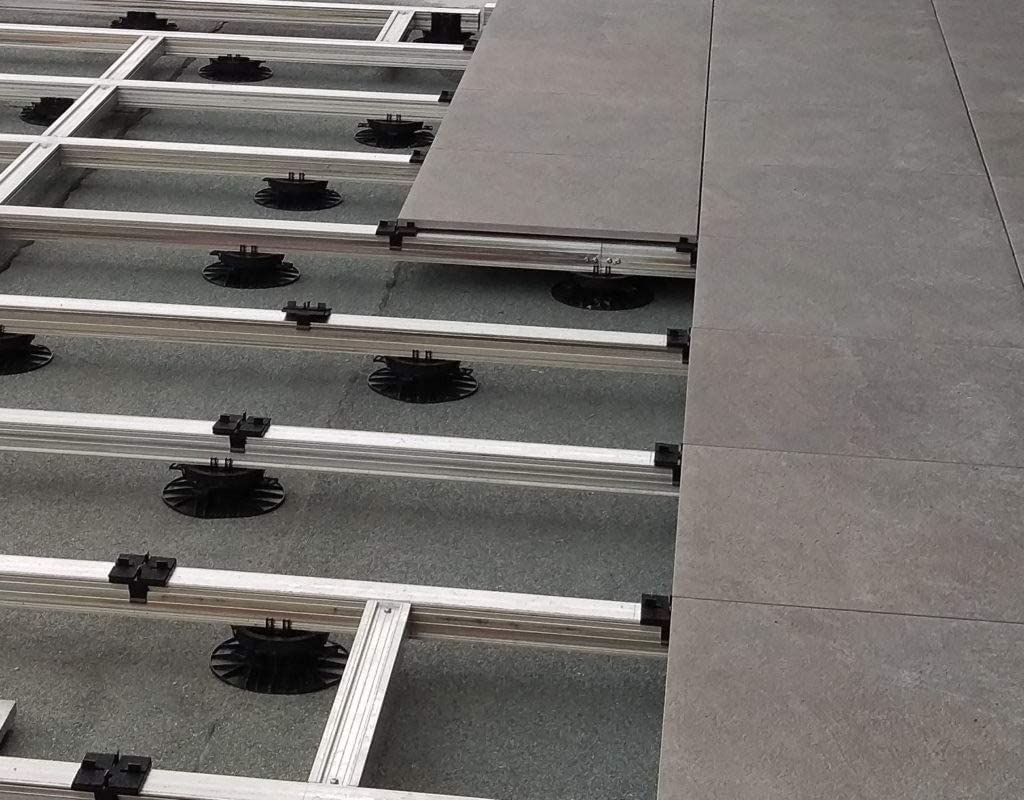 Gartenwelt Riegelsberger Premium Aluminium Montagesystem-Set für Keramik-, Stein-, Betonplatten Komplett-Set Made in Germany Plattenformat 60x60 cm Terrassenfläche 3x3 m | 9 m² Aufbauhöhe 76-89 mm