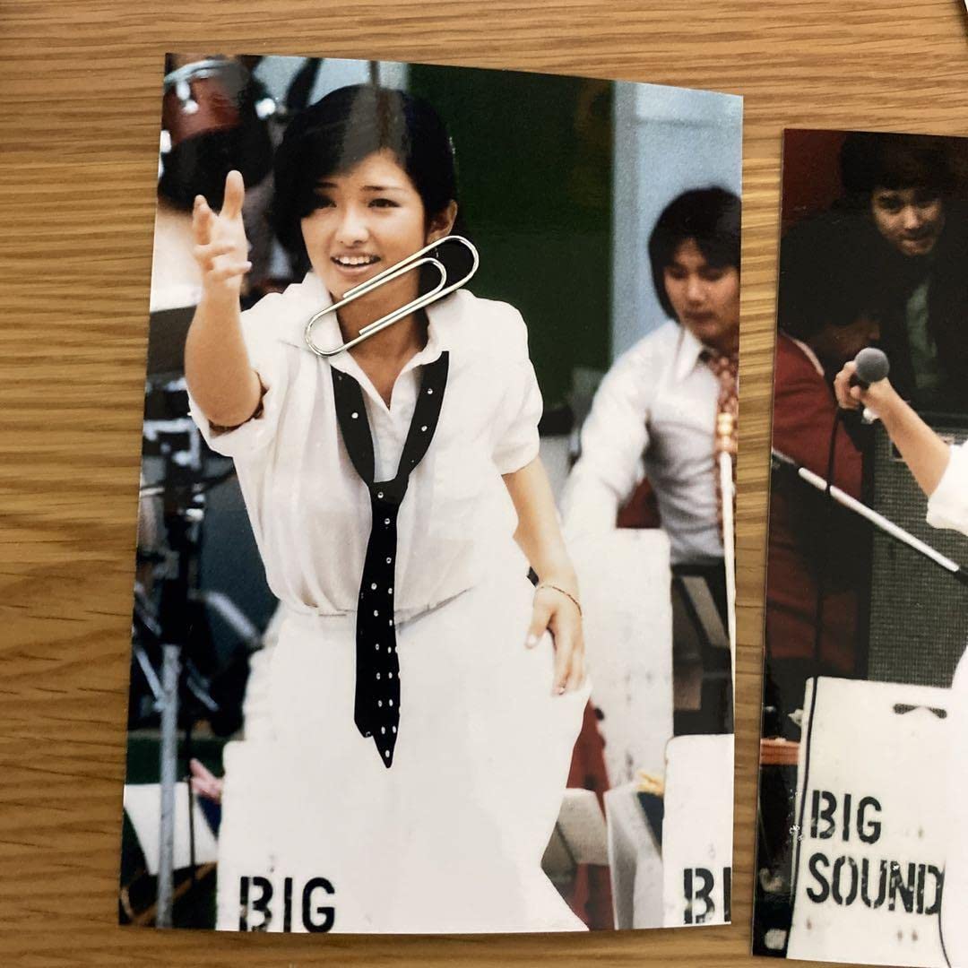 Amazon.co.jp: 山口百恵さん屋外コンサート写真6枚セット にいがたの