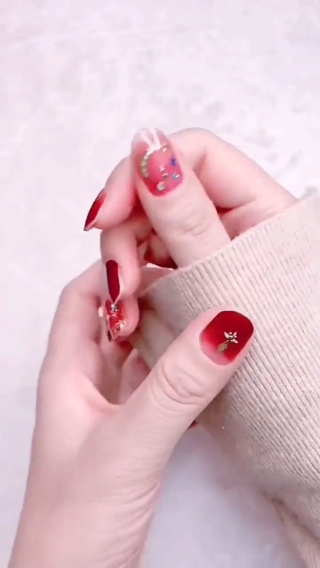 一点限り❣️Nail Wrapsレッドゴールド装飾 10枚入りネイルシール爪
