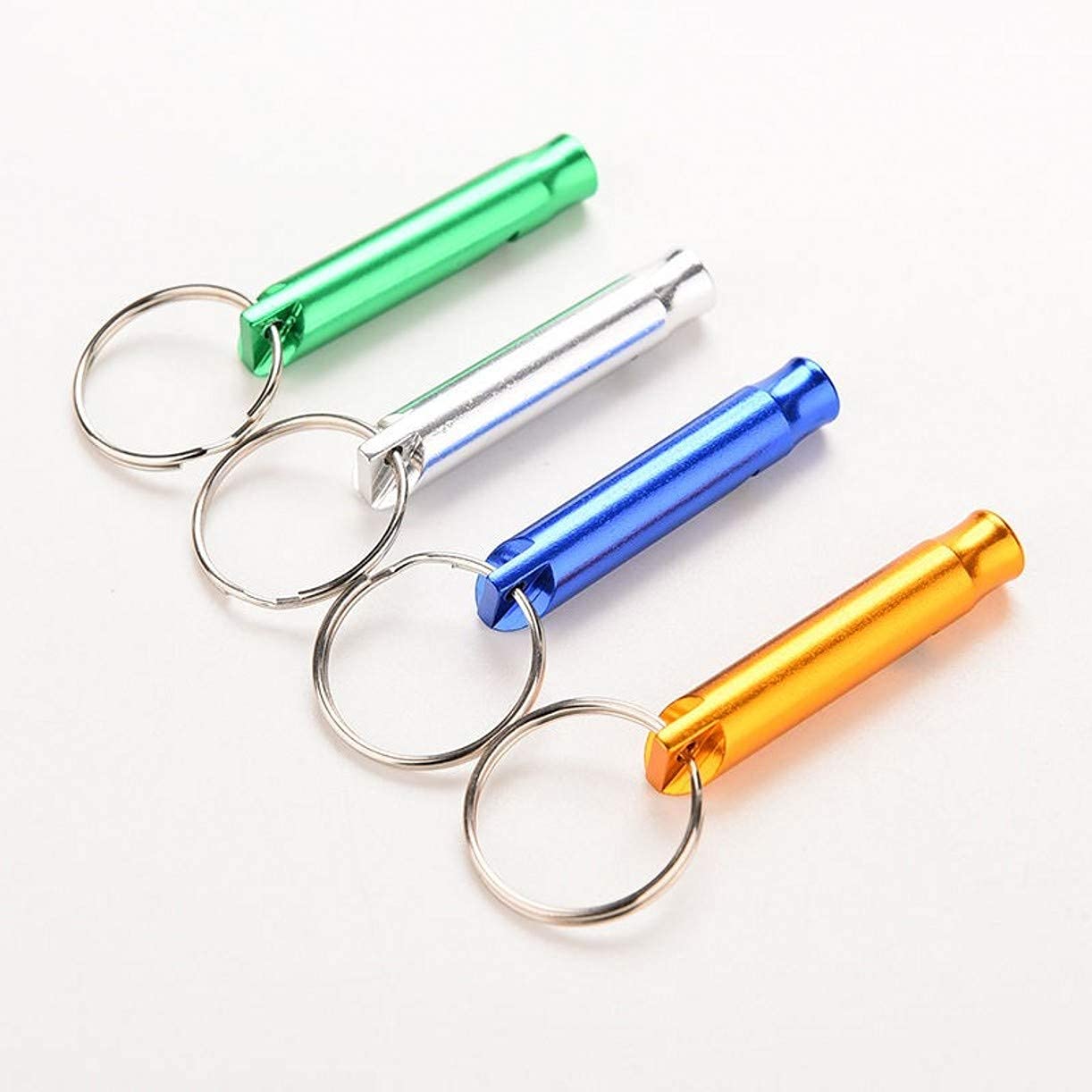 ZHONGJIUYUAN 100 Stück Aluminium-Legierung Outdoor Notfall Survival Camping Wandern Sicherheit Rettung Erste Hilfe Schlüsselanhänger Pfeife Zugpfeife (zufällige Farbe)