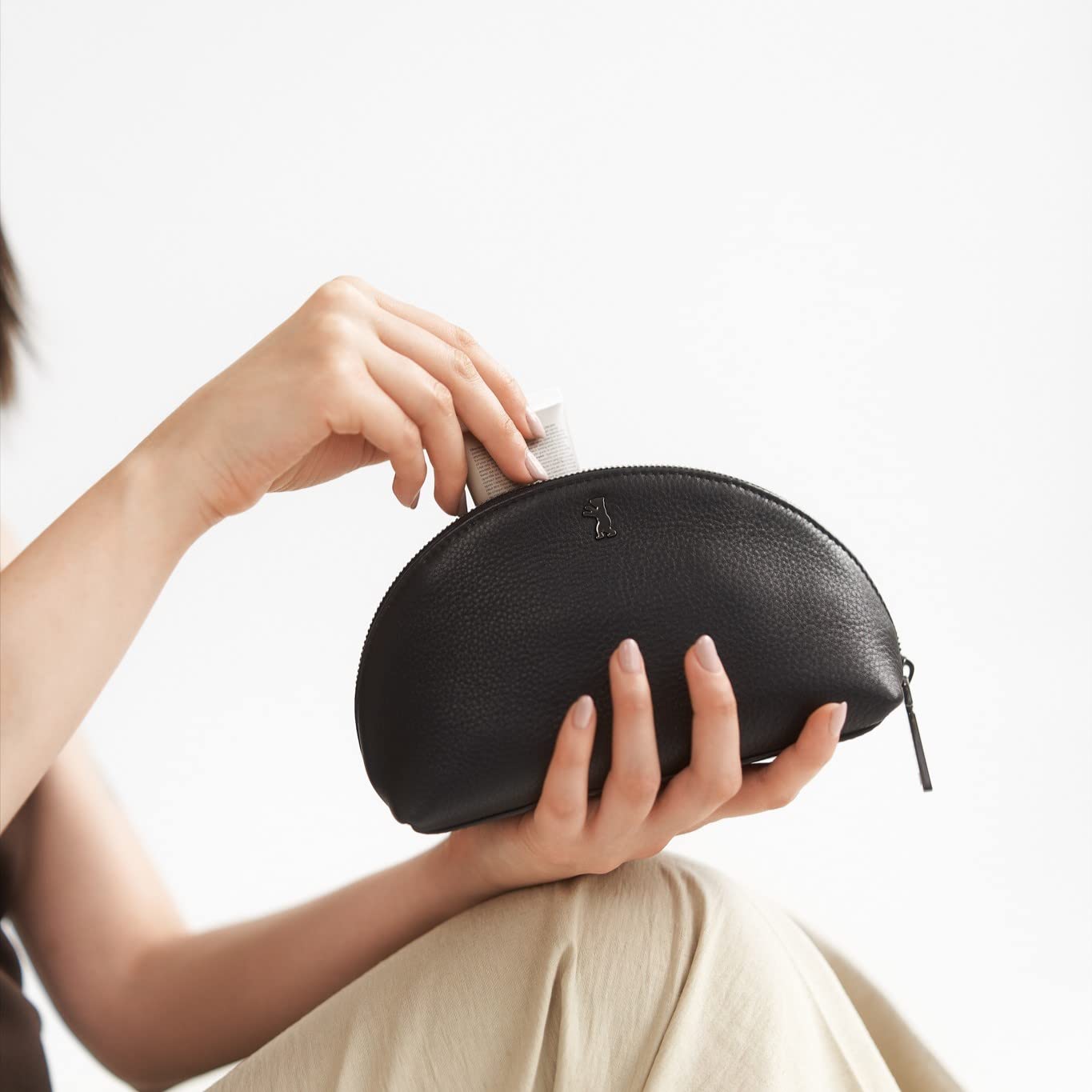 Berliner Bags Zoe Neceser de Piel Auténtica, Pequeño Estuche de Maquillaje con Cremallera YKK, Forro Impermeable y Bolsillo Interior para Mujer – Negro