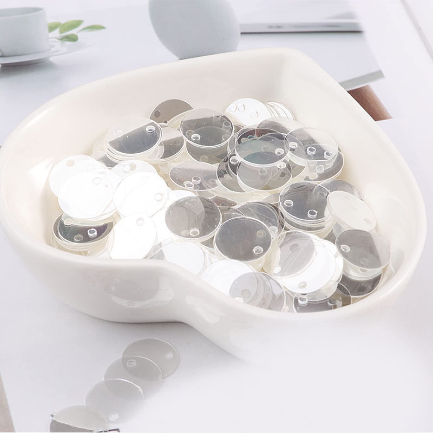 Luźne cekiny, Paillettes500g Cekiny Przezroczyste Kolorowe Okrągłe Szycie Akcesoria Do Sukni Ślubnej Paillettes Dekoracja DIY Materiał do szycia (Kolor: Żółty, Rozmiar: 1 cm 500g)