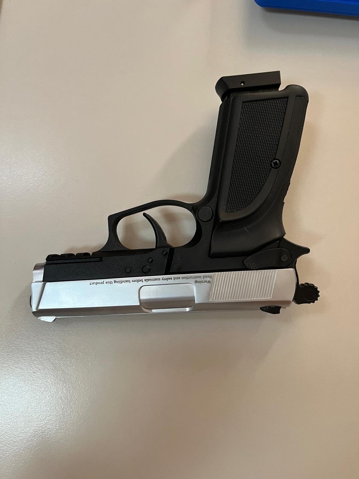 Pistola de balines ES P66C Bicolor (4,5mm) | Arma de Aire comprimido Calibre 4,5mm de CO2 y Bolas de Acero BB's + maletín y municiones