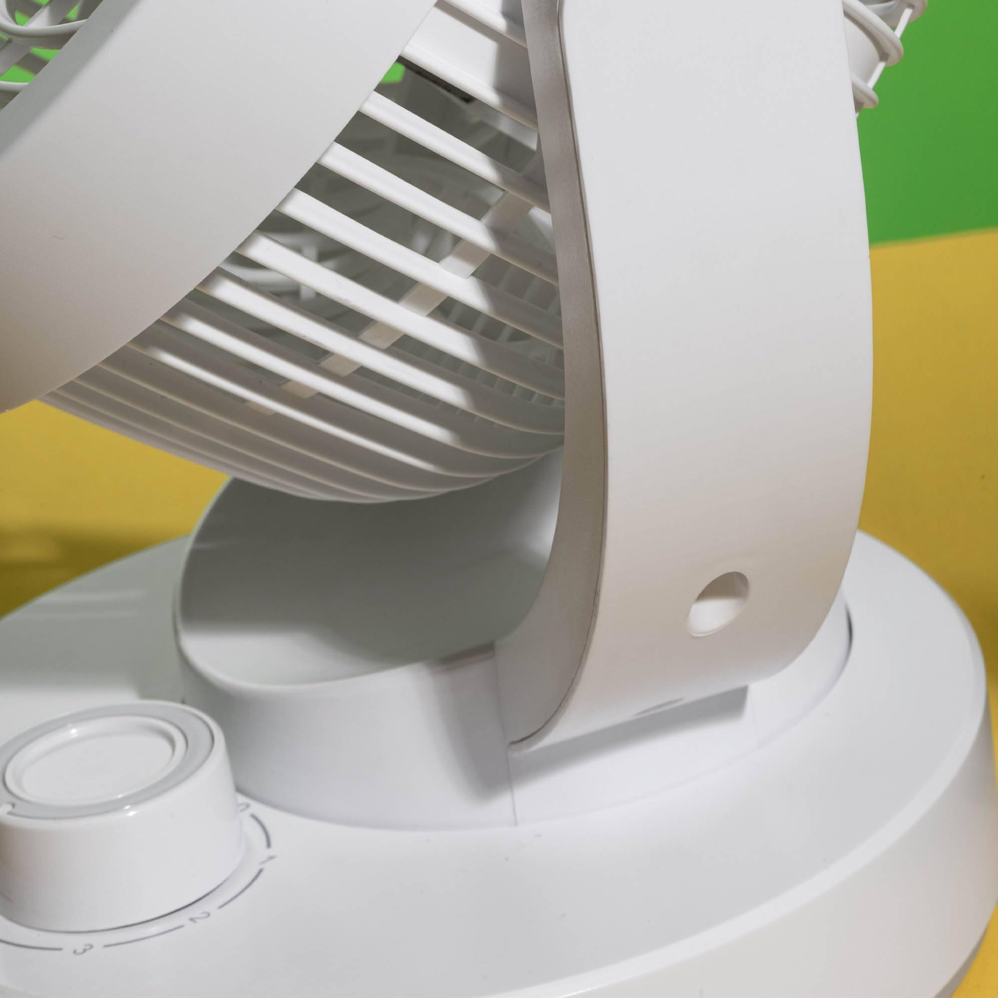 JATA JVCA1815 - Circulador de Aire Compacto 40 W, Ventilador Potente Silencioso, 3 Velocidades, Oscilación Automática, Cabezal Inclinable 90º, Alto Caudal 1444 m³/h