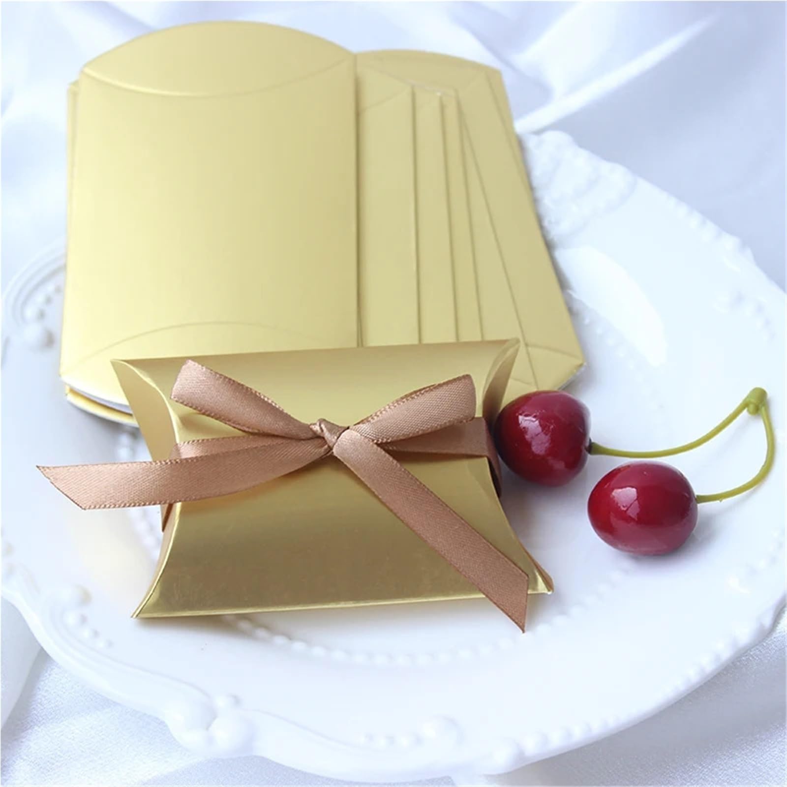 25 goldene Geschenkboxen for Kissen und Süßigkeiten