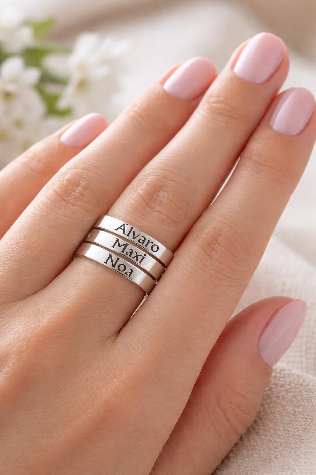 Anillo de Nombres Personalizado para Mujer – Plata 925 Ajustable – Joya Grabada, Regalo Perfecto para Mamá