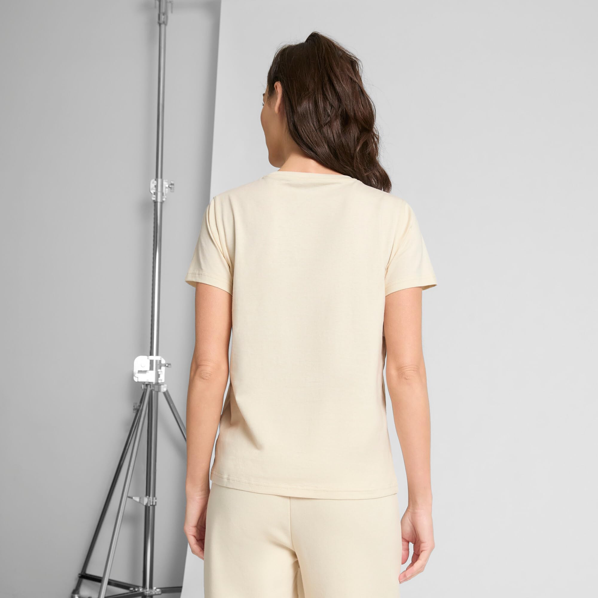 PUMA Graphic T-Shirt (Available in Plus Sizes) T-Shirt Graphique (Grandes Tailles Disponibles) Femme