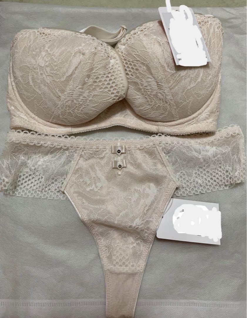 Amazon.co.jp: 北野日奈子 写真集着用モデル : おもちゃ