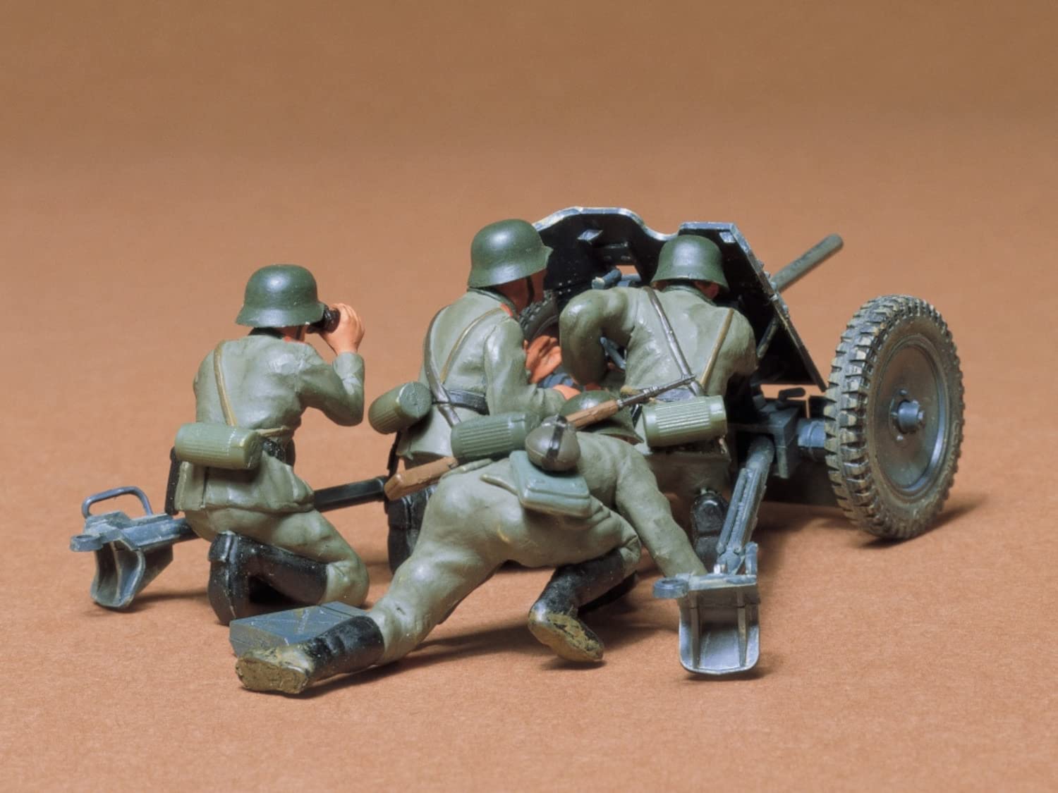 Pak 35/36 anti-tank gun model kit, WWII period, with figurines (4), Tamiya 300035035, 1:35, 3.7 cm - Image 2
