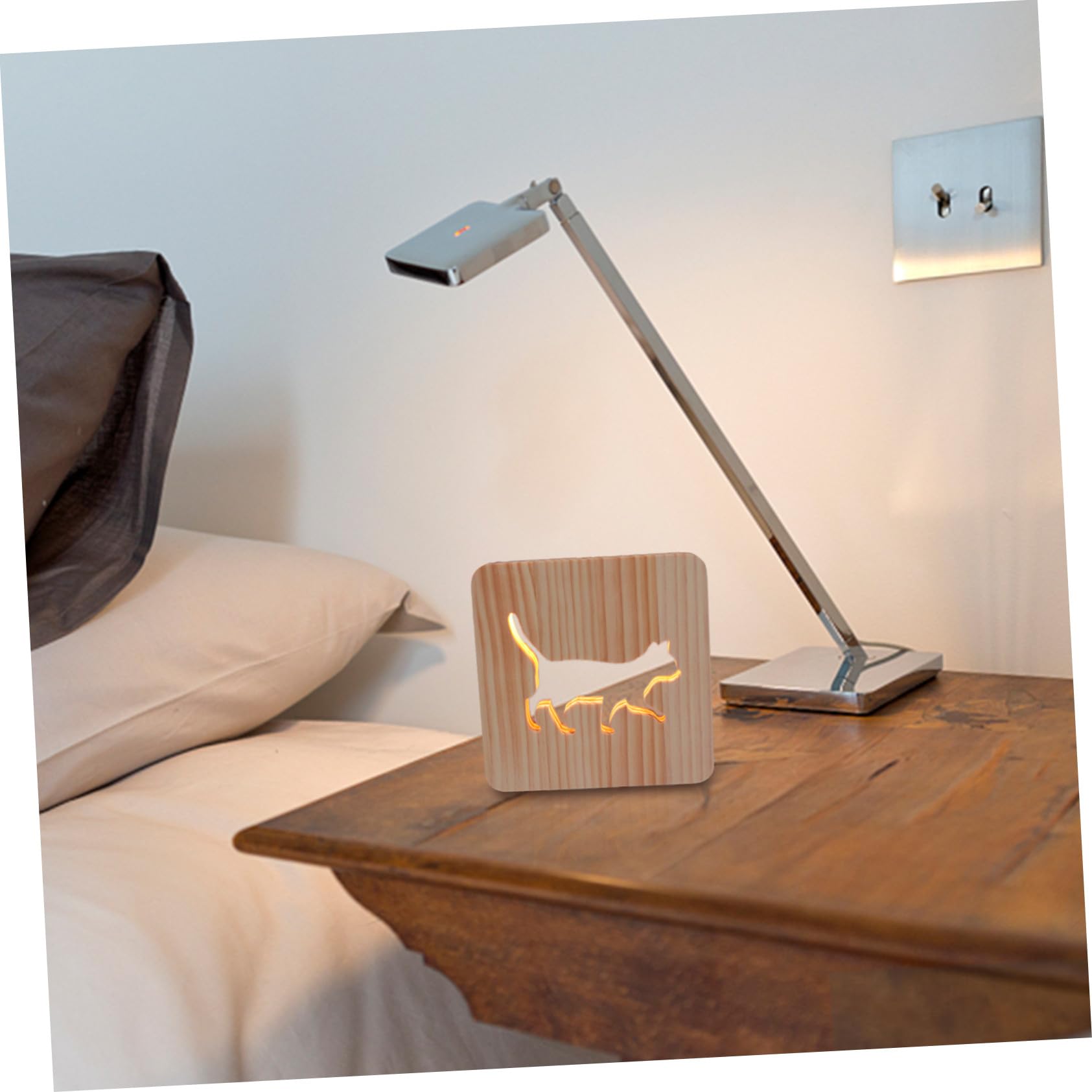 Baluue USB Nachtlicht aus Kiefernholz in Katzenform Hohle Holzlampe für Entspannte Atmosphäre im Wohnzimmer oder Arbeitszimmer Inklusive USB Kabel