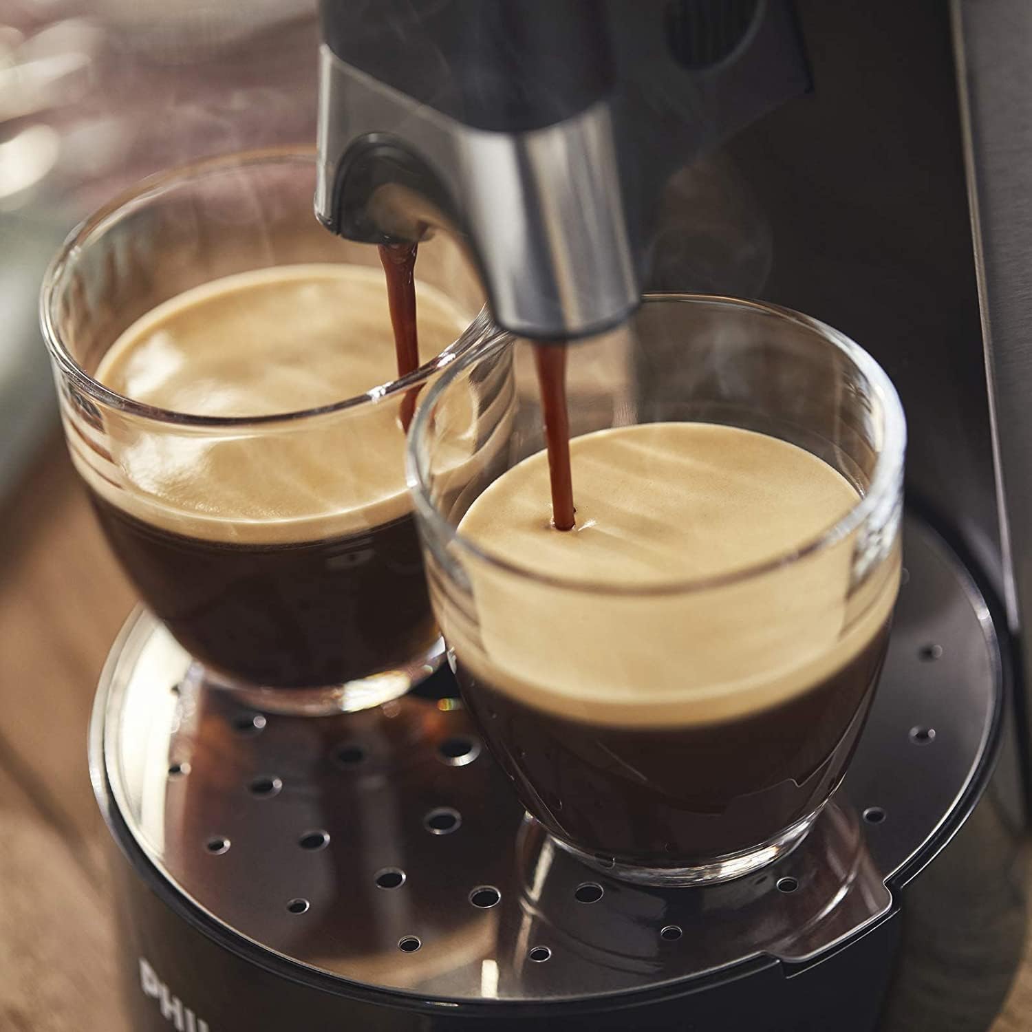 Philips Senseo Select Kaffeepadmaschine Bundle mit 66 Kaffeepads, 3 Kaffeespezialitäten, Memo-Funktion, Crema Plus, Intensität Plus, aus recyceltem Plastik, 0,9L, Gebürsteter Stahl (CSA250/10)
