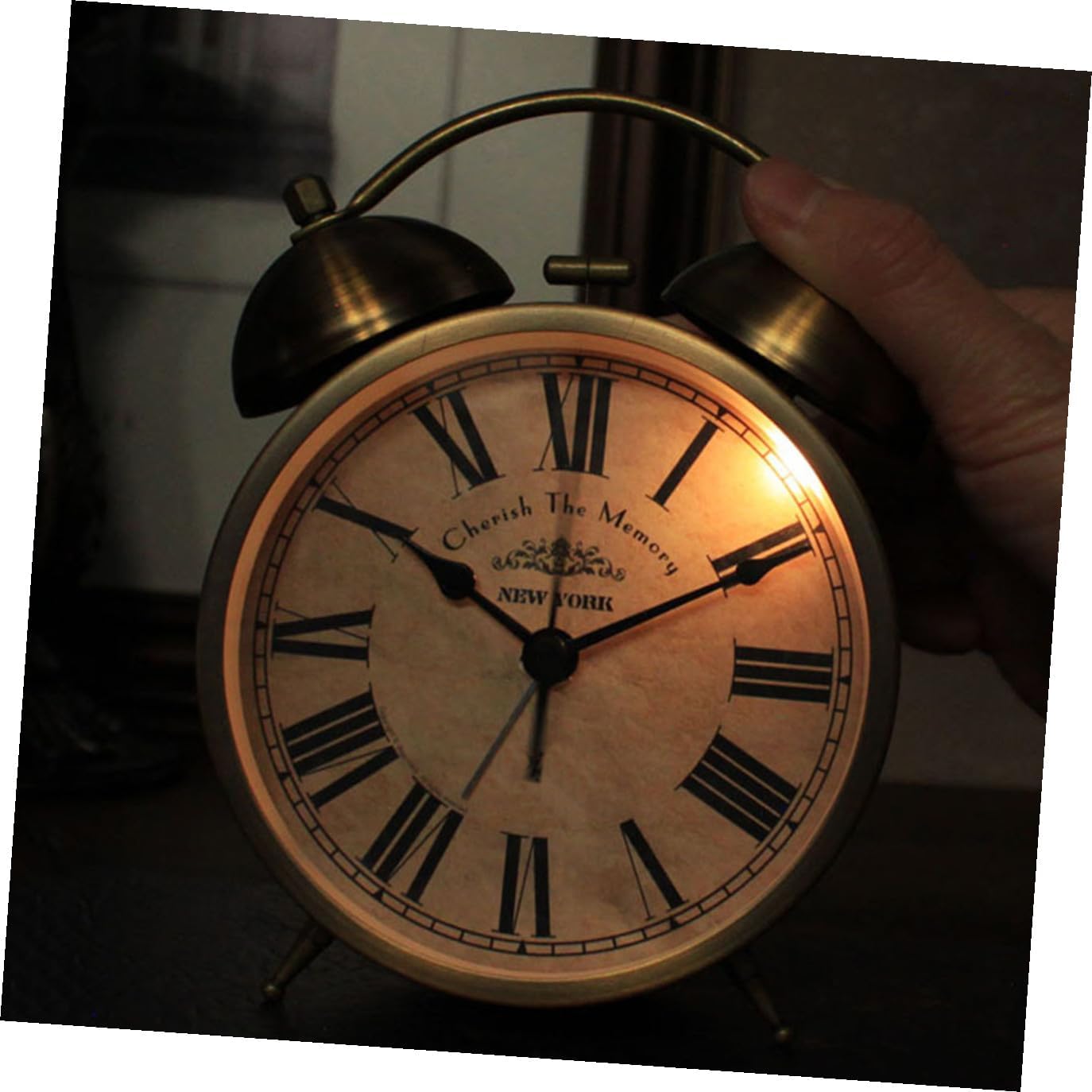 Retro Round Alarm Clock Bell Small Desktop Clock Vintage Brass Roman Numerals Creative Home Bedroom Office Decor Without Battery