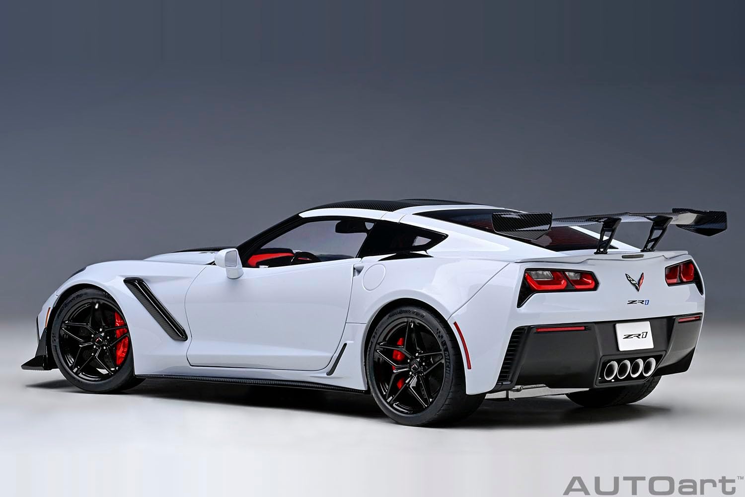 2019 Chevrolet Corvette C7 ZR1 Ceramic Matrix Gray Metallic with Carbon Top 1/18 Model Car by Autoart