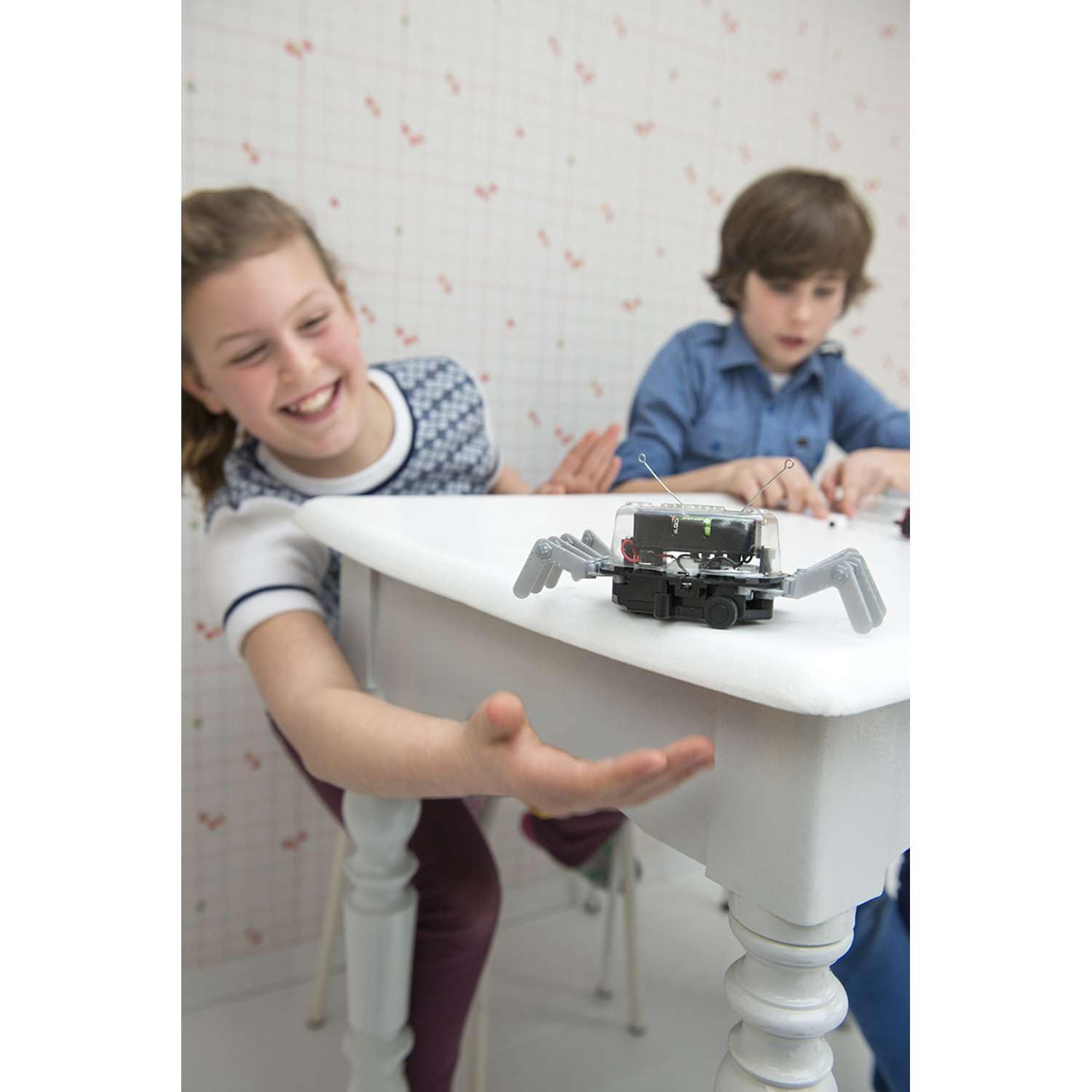 4M Table Top Robot, Transparent - Image 5